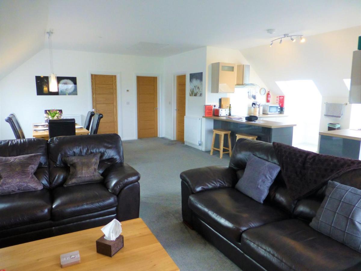 Gerycastell Luxury Holiday Apartment With Stunning Views & Ev Station Point カーマーゼン エクステリア 写真