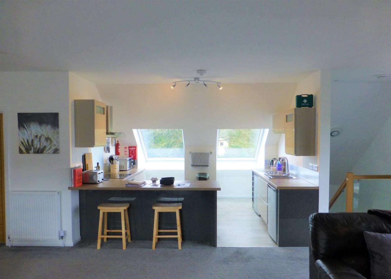 Gerycastell Luxury Holiday Apartment With Stunning Views & Ev Station Point カーマーゼン エクステリア 写真