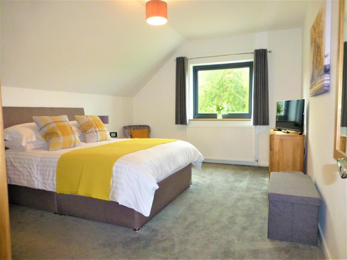 Gerycastell Luxury Holiday Apartment With Stunning Views & Ev Station Point カーマーゼン エクステリア 写真