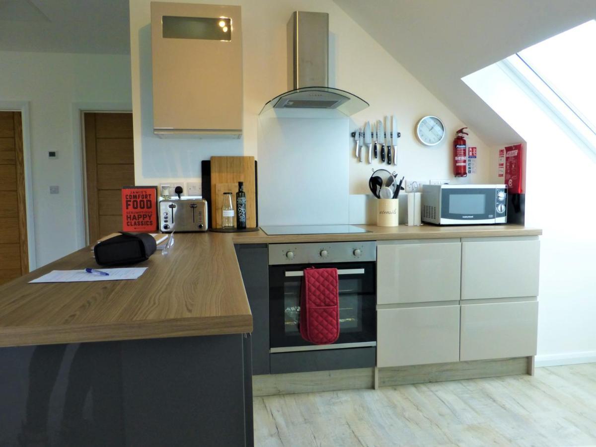 Gerycastell Luxury Holiday Apartment With Stunning Views & Ev Station Point カーマーゼン エクステリア 写真