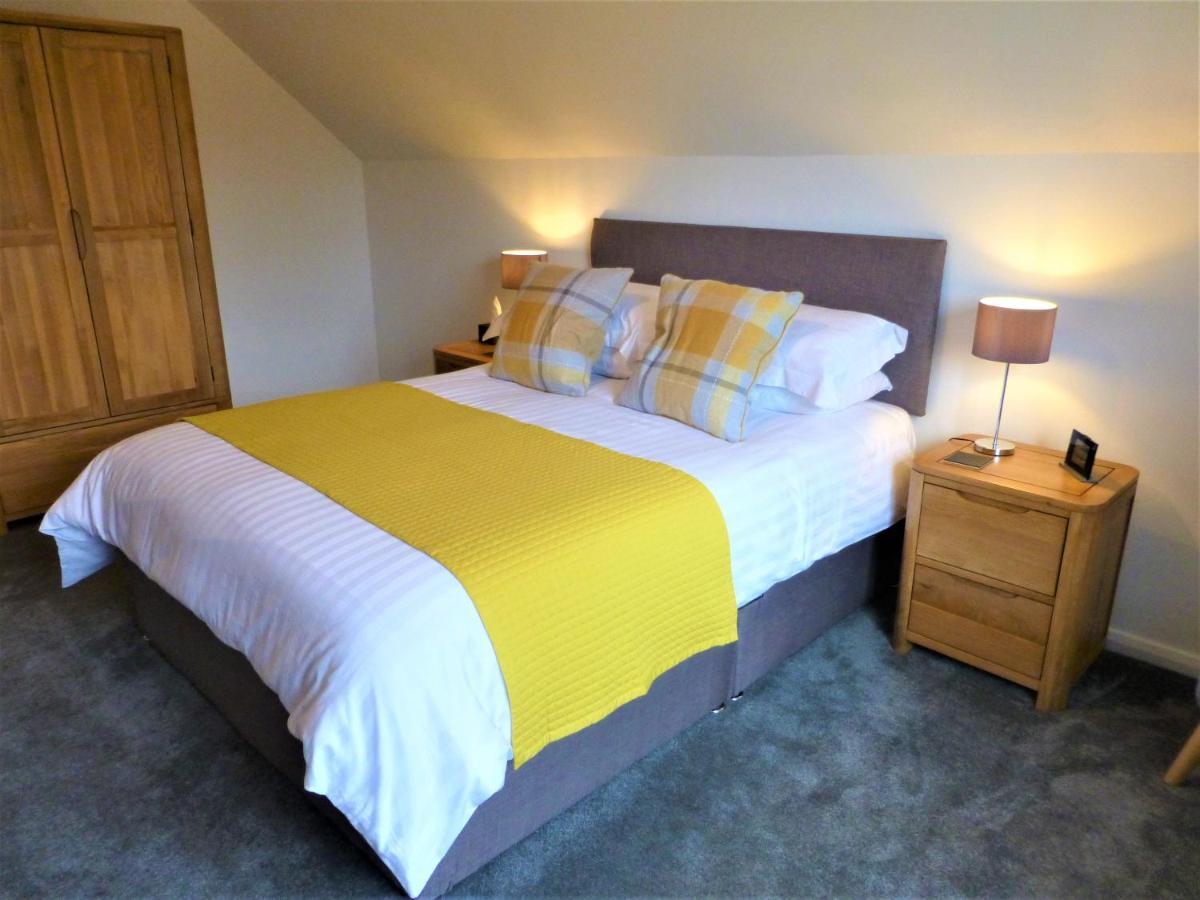 Gerycastell Luxury Holiday Apartment With Stunning Views & Ev Station Point カーマーゼン エクステリア 写真