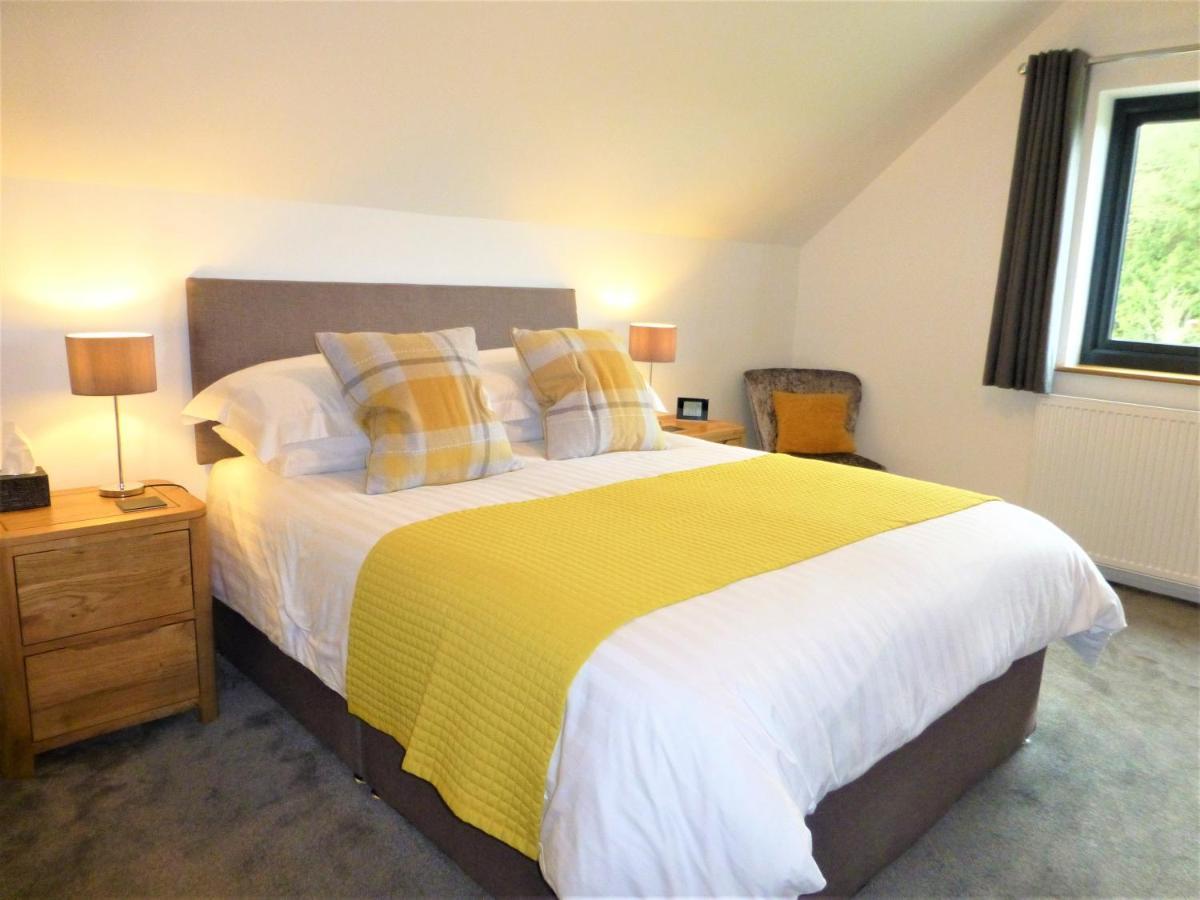 Gerycastell Luxury Holiday Apartment With Stunning Views & Ev Station Point カーマーゼン エクステリア 写真