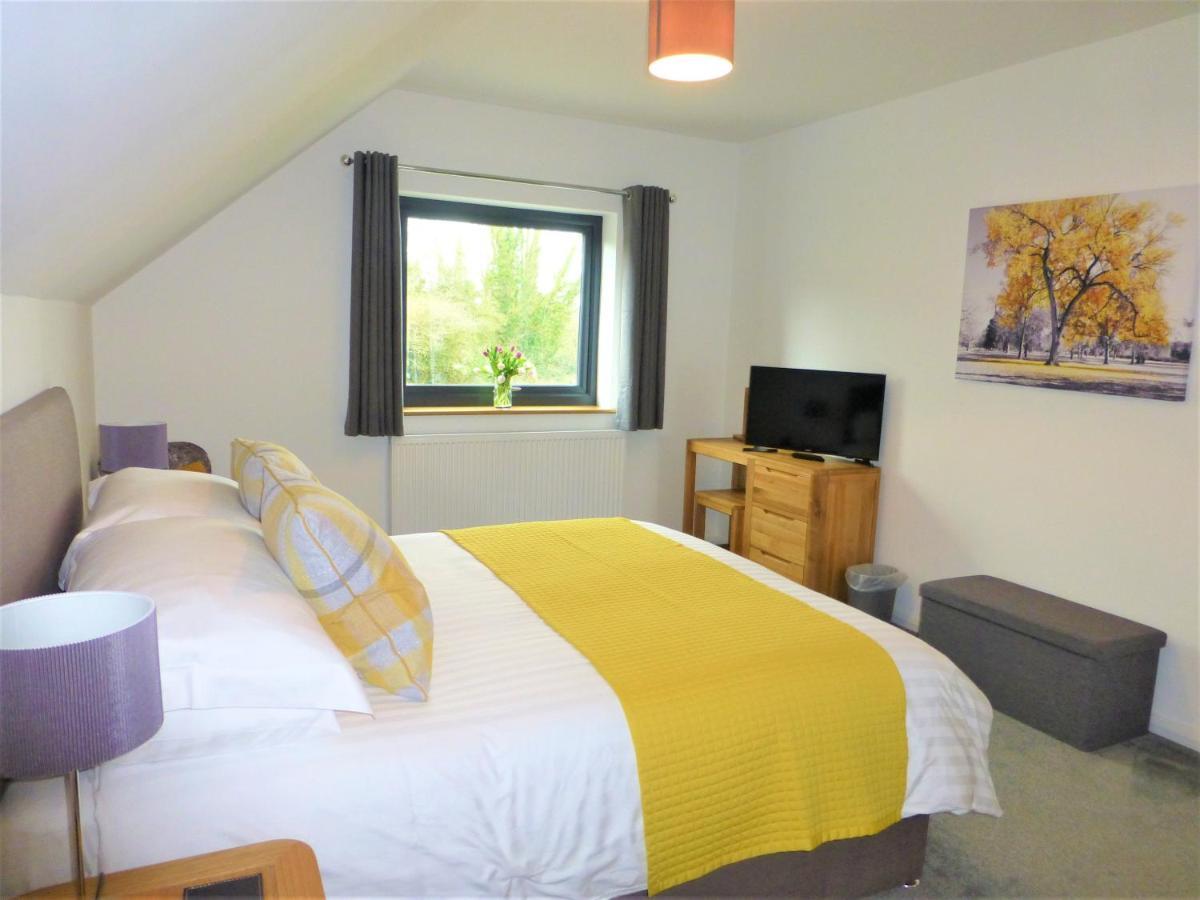 Gerycastell Luxury Holiday Apartment With Stunning Views & Ev Station Point カーマーゼン エクステリア 写真