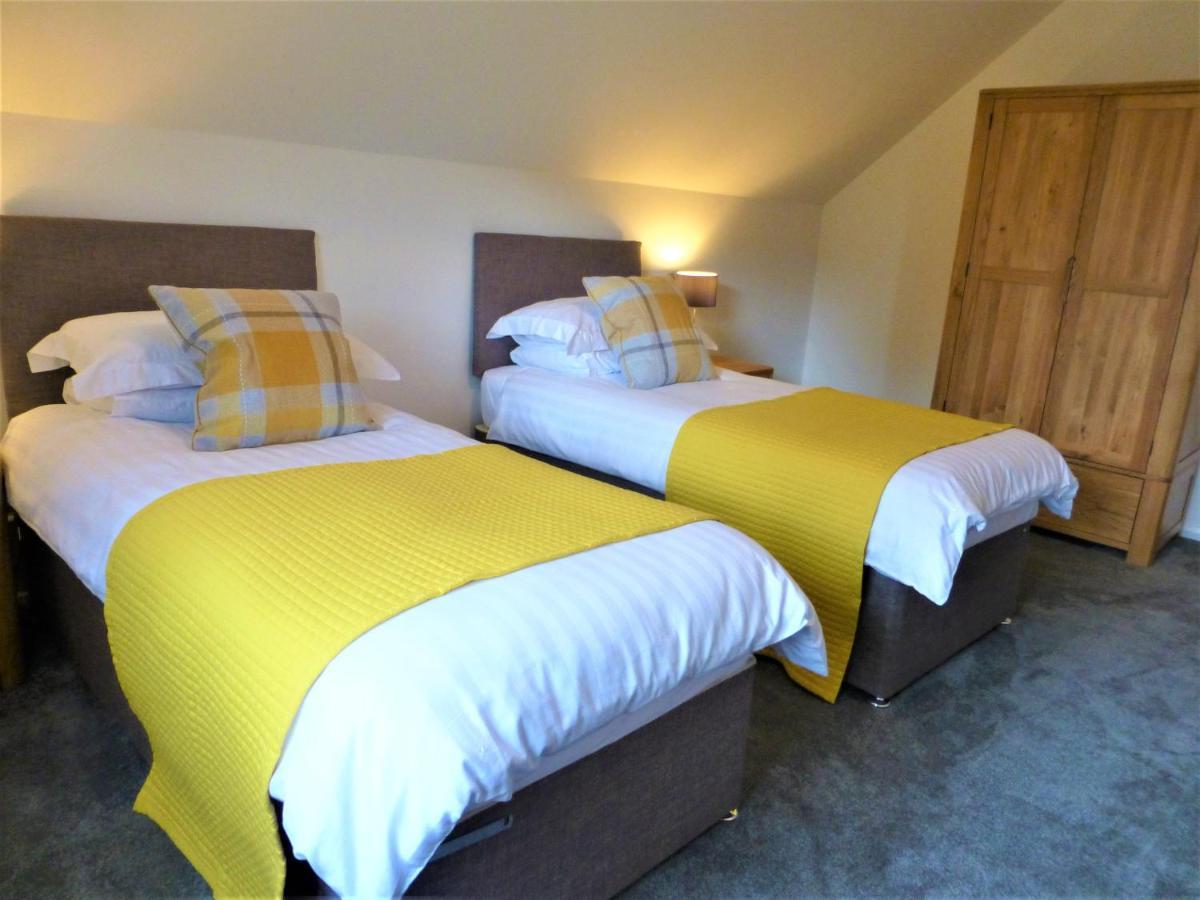 Gerycastell Luxury Holiday Apartment With Stunning Views & Ev Station Point カーマーゼン エクステリア 写真